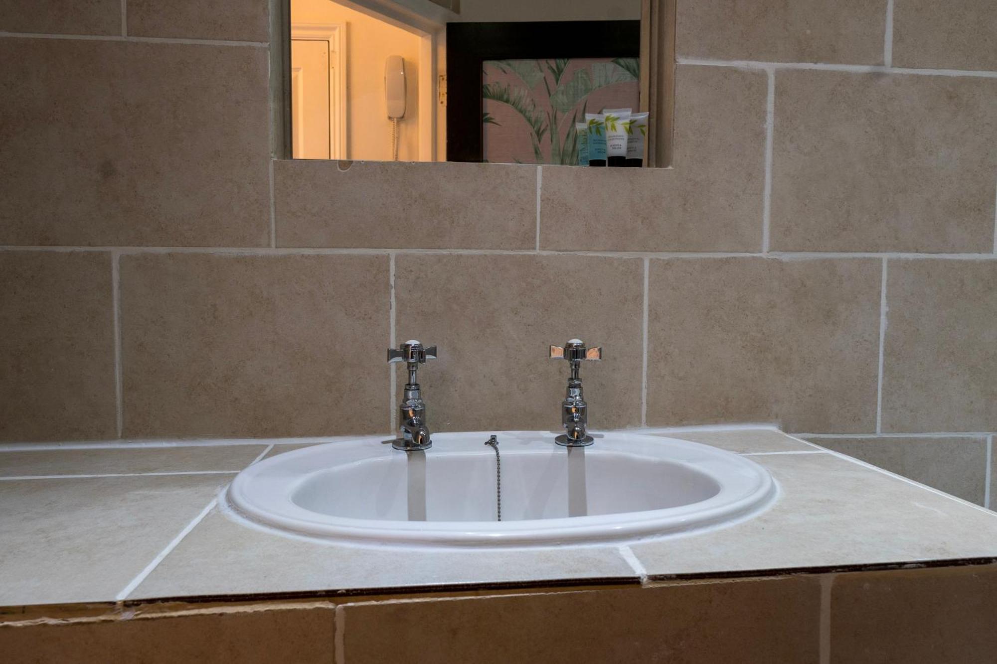 5C- Stylish Urban Retreat - Spacious 2 Bed Flat Londra Dış mekan fotoğraf